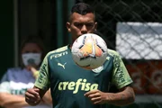Cortado, Gabriel Verón desfalca os brasileiros