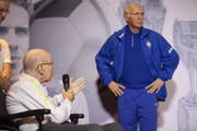 Zagallo é velado ao lado de sua estátua na sede da CBF