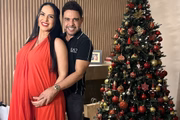 Graciele Lacerda e Zezé Di Camargo posam juntos na noite de Natal
