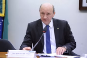 Fávaro disputa o controle do ministério com o deputado federal Neri Geller (PP-MT), que também faz parte da equipe de transição do governo