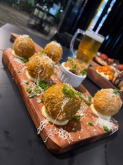 Bolinho de costela