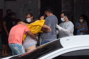 Pacientes com Covid-19 sofreram com a falta de leitos de UTI e de oxigênio, em Manaus (AM), no início deste ano