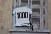 Homenagem ao Rei do Futebol, que fez mais de 1.000 gols na carreira, em casa em frente ao estádio da Vila Belmiro, em Santos