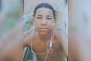 O adolescente voltava da escola quando foi alvejado