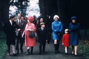 A família real a caminho da igreja em Sandringham
