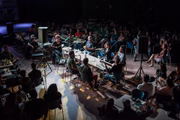 A primeira apresentação da roda de samba Nosso Quintal deu tão certo, que os músicos já repetiram a dose. Agora, negociam a volta do projeto ao Clube do Choro