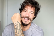 Eli, como é conhecido, disse que é bastante apegado aos avós por parte de pai. “A minha avó praticamente me criou e eu acho que por isso a gente é tão próximo. A gente se fala todos os dias. Ela me liga para saber se eu jantei”, conta o empresário