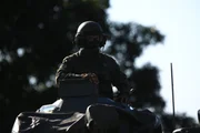 Desfile de carros militares para entregar a Bolsonaro um convite para a Operação Formosa