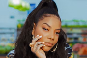 Ludmilla já foi alvo de racismo nas redes sociais e acabou sendo defendida por Alcione