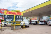No posto Nenen's, no centro de Taguatinga, o litro da gasolina custa R$ 3,99