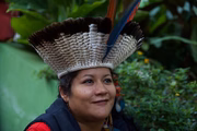 <b>@kerexu_oficial</b>: foi a primeira cacica Guarani reconhecida no Brasil. Em suas redes, fala sobre a contemporaneidade indígena, violência e impunidade, modelos sustentáveis e o papel do atual governo nos incêndios no Brasil