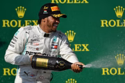 Lewis Hamilton comemora vitória
