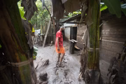 Lama grossa ocupa cada centímetro dos cômodos