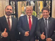 Eduardo Bolsonaro, Trump e Mario Frias