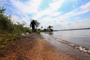 Parte da orla do Lago Sul não tem coleta regular de lixo