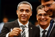 Gustavo Gayer apresentou projeto para barrar doações eleitorais de quem recebe Bolsa Família