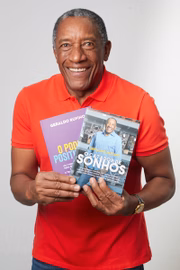 O empreendedor Geraldo Rufino escreveu dois livros que venderam 50 mil cópias