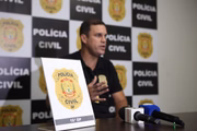O pai e o adolescente aproveitaram a oportunidade do carro quebrado para realizar a vingança