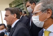 Bolsonaro com o ministro Paulo Guedes, da Economia