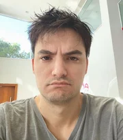 Felipe tem opiniões fortes sobre política