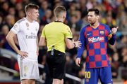 Na Espanha, jogadores têm feito testes antes de retornarem aos treinamentos