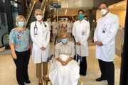 Gina Dal Colleto, 97 anos, recebeu alta depois de lutar contra dois vírus ao mesmo tempo, em abril: o novo coronavírus e o influenza. A moradora de Santos (SP) passou 11 dias internada 