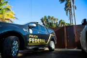 Carro da PF na sede do Solidariedade em Brasília