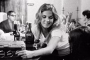 Já Que Ninguém Me Tira Para Dançar é um filme dirigido por Ana Maria Magalhães e coproduzido pelo Metrópoles 