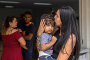 Scarlett Yohanne Miranda e o filho Victor Hugo