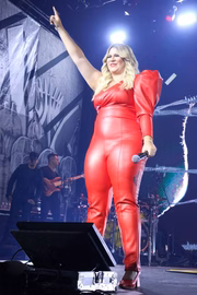 As músicas da cantora faz sucesso nos quatro cantos do Brasil 