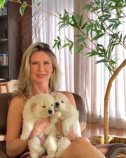Apaixonada por animais, Cristina confessa que seu sonho original era atuar como veterinária, mas acabou optando por Medicina na época do vestibular