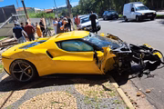Ferrari 296 GTB que bateu em Campinas