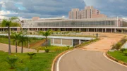 Inaugurado na gestão Agnelo Queiroz, o Centro Administrativo nunca foi ocupado. O consórcio Centrad alega já ter gasto com o local R$ 1 bilhão