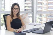 Ana Carolina Oliveira (Podemos) em seu gabinete na Câmara de SP
