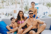 Juliana Paes, Carlos Eduardo Baptista e os filhos, Antônio e Pedro