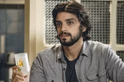 Rodrigo Simas será Alejandro em Salve-se Quem Puder