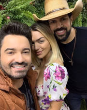 Fernando conhece a ex-BBB. Eles já chegaram até a posar juntos nas redes sociais
