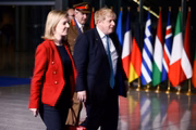 Truss ao lado do ex-primeiro-ministro Boris Jonhson, ambos adeptos do Brexit