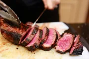 Em contrapartida, carboidratos refinados, alimentos como carne vermelha e processada, ou aqueles ricos em açúcar são pró-inflamatórios e estão relacionados ao desenvolvimento de doenças cardiovasculares