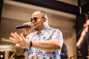 Juninho, vocalista da Banda Leave, se apresentava em casamentos