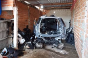 Carro roubado de Péricles é encontrado desmontado