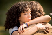 Tina (Agnes Brichta) faz as pazes com Neném (Vladimir Brichta) em Quanto Mais Vida, Melhor!