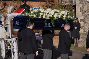 O funeral de Liam Payne acontece nesta quarta-feira (20/11) e contou com amigos e familiares