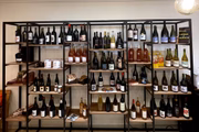 Os clientes podem comprar para levar ou consumir bebidas no local