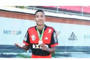 Athila Paixão, 15 anos, natural de Lagarto (SE). O garoto era atacante e começou treinando na escolinha Geração Futuro, na cidade de Lagarto. Ele viajou ao Rio de Janeiro para fazer testes no Flamengo no dia 28 de março de 2018. No dia 9 de abril, ele recebeu a notícia de que foi aprovado nos testes e ficou no clube carioca