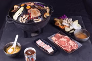Especializado em churrasco oriental, o Genghis Khan não teria como funcionar num formato que não fosse presencial. A direção optou por fechar as portas em 2 de abril