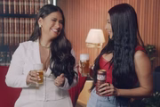 Ela é dupla de Simone