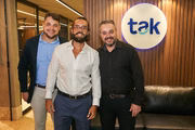 Os sócios Odair Menezes, Menndel Macedo e Gustavo Borges desenvolveram uma inteligência artificial capaz de otimizar o processo tributário nas empresas 