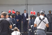 Tarcísio recebe honrarias militares na Alesp, após ser empossado governador
