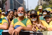 Manifestantes protestam contra o Supremo Tribunal Federal (STF)